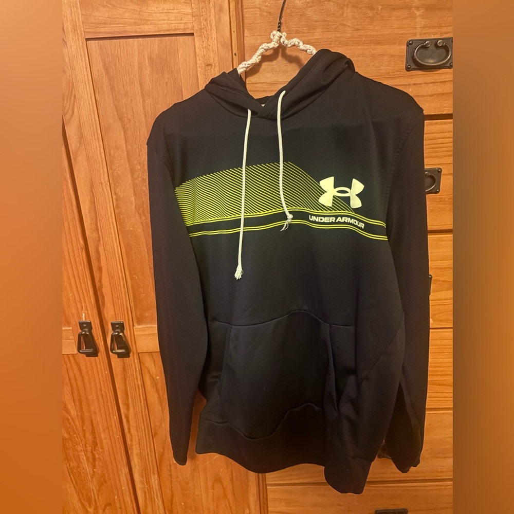 Under Armor Men's Black and Yellow Hoodie